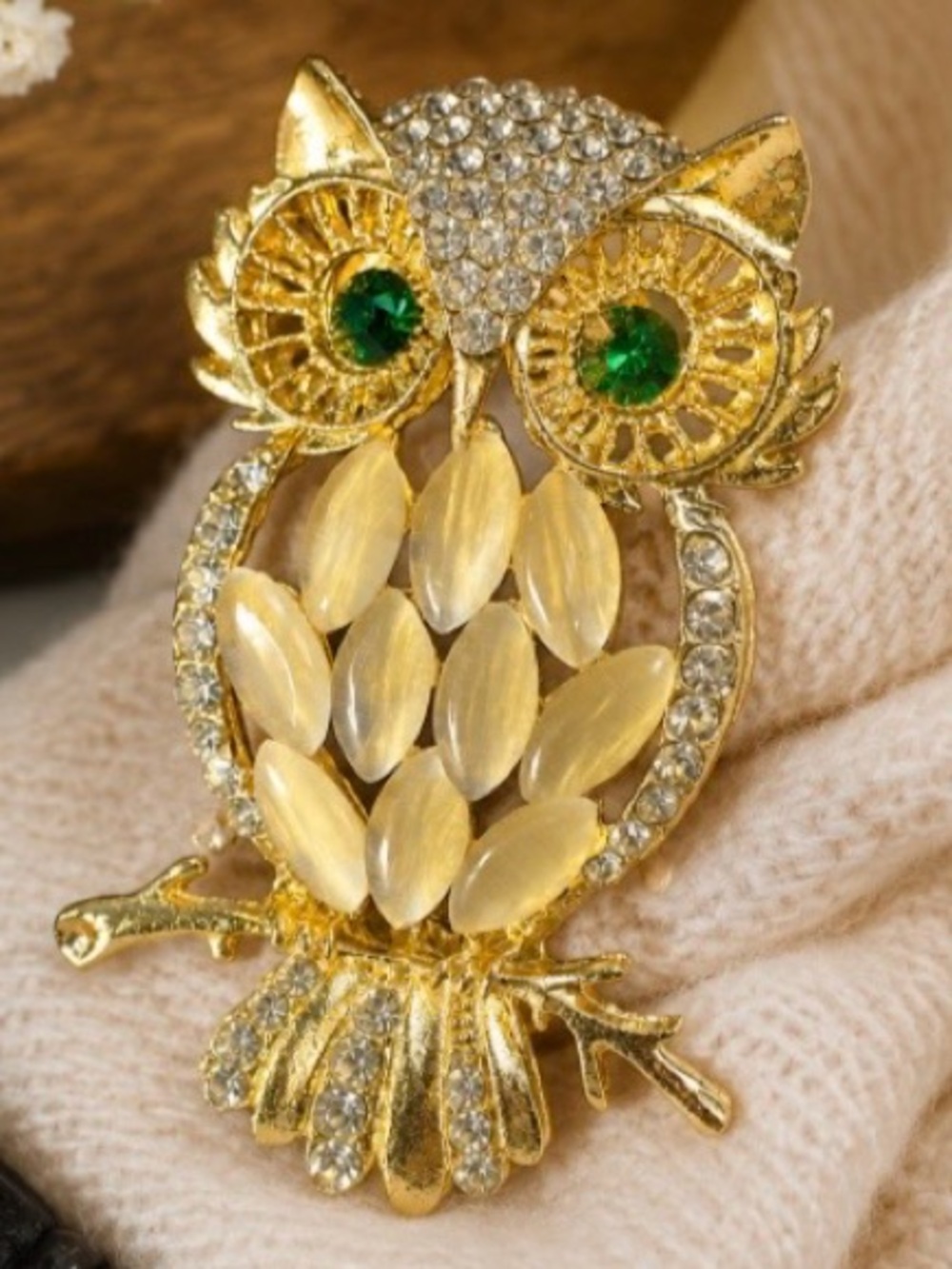 VTG Owl Brooch Pin Gold Tone Green Rhinestone Eyes Clear Crystal Accents 2.25"